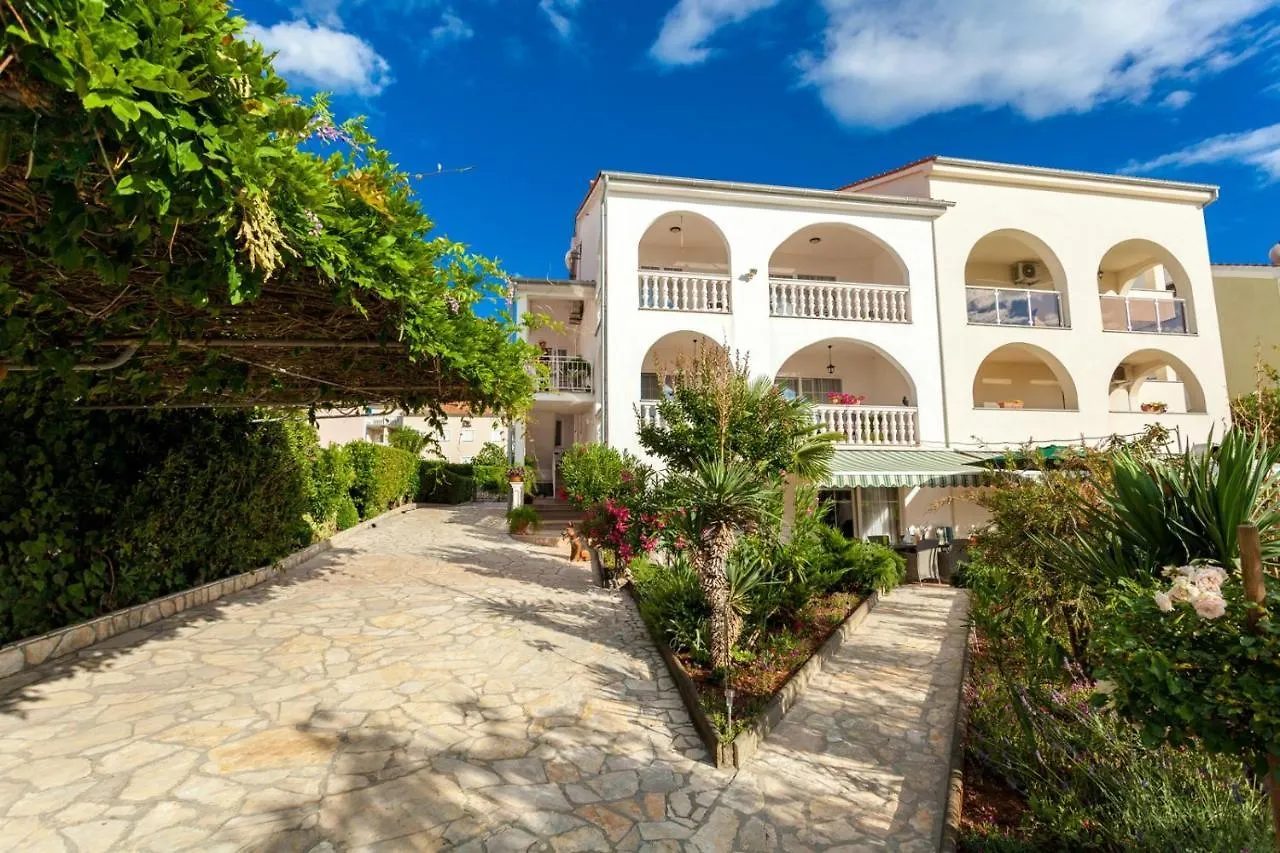 Apartments Dali Malinska Πανσιόν